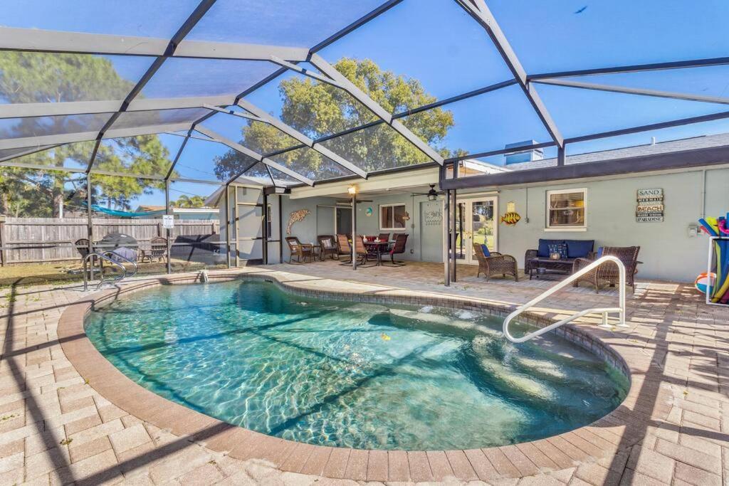 Perfect For Family Gatherings With A Heated Pool! - Clearwater'S Clear Choice Kültér fotó